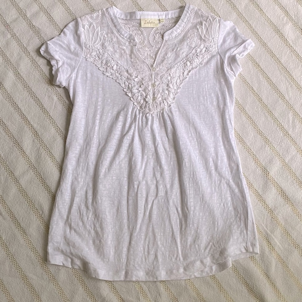 Anthropologie Deletta Aria Linen Lace Split Neck Cuffed Tee